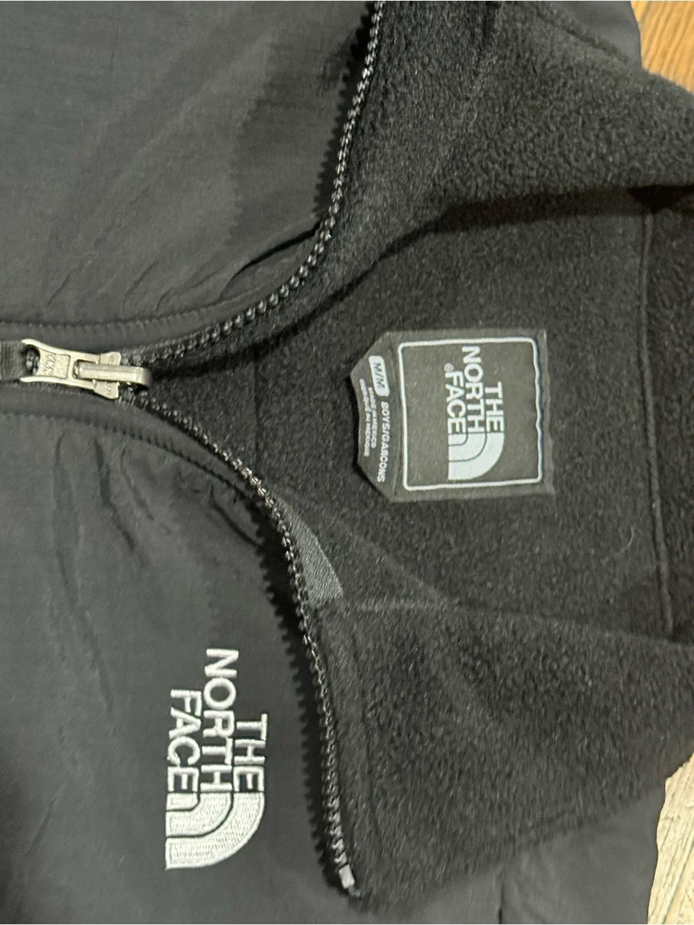 The North Face Black Boy Lightweight Fleece Jacket Size M